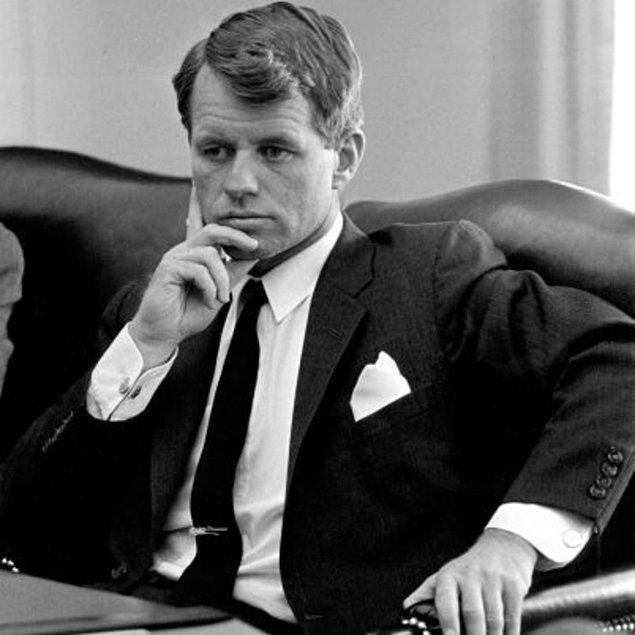 Halk arasında "Kennedy Laneti" olarak bilinen suikastı Robert Kennedy'nin yakın arkadaşları günümüzde bile araştırıyor.