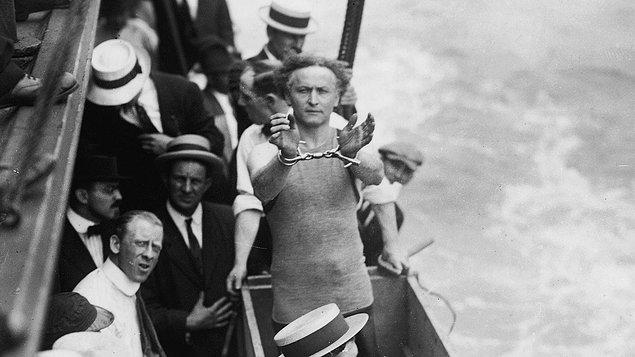 4. Harry Houdini (1874-1926)