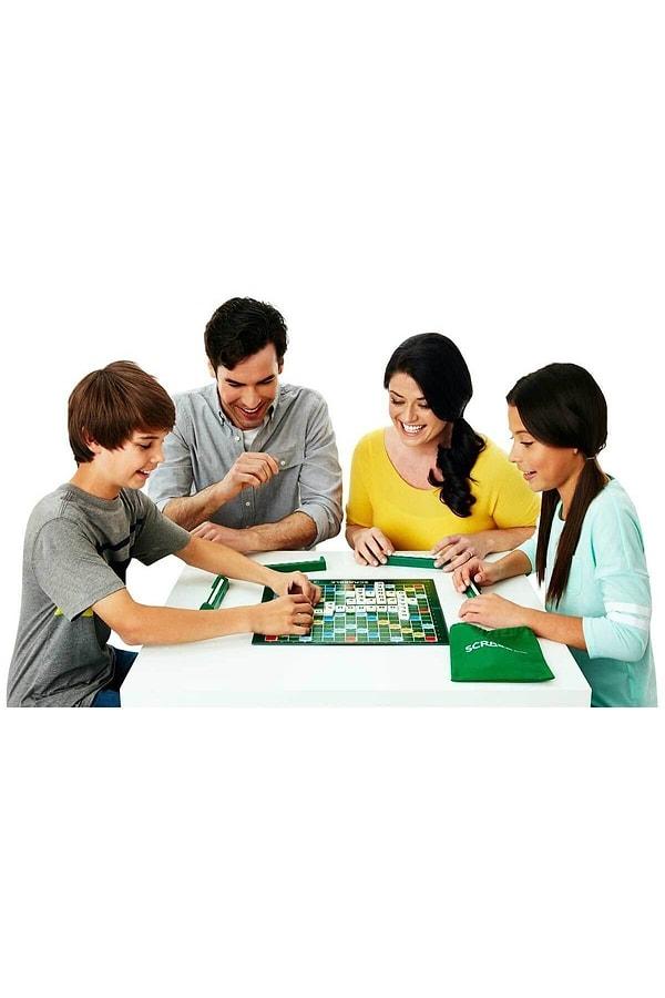 1. Tüm aile keyifle oynayabileceğiniz bir oyun dediğimizde akla ilk gelendir Scrabble. Türkçe, İngilizce ve İspanyolca dil seçenekleri ile... Çocuklar için de 'Junior' versiyonu var.