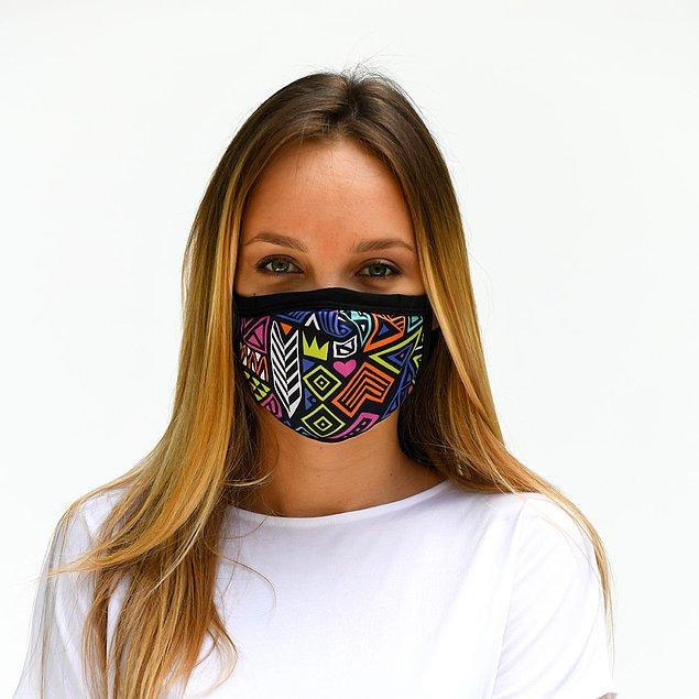 1. Öncelikle maske demişken, bu sıcaklarda hepimizi bunaltan maskeler yerine hem en yüksek filtrasyon verimliliğine sahip hem de çok rahat nefes almanızı sağlayan terletmeyen bir maske önerelim: