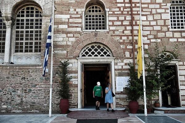 Kıbrıs Başpiskoposu Krisostomos ise Ayasofya'nın camiye dönüştürülmesinin, "kabul edilemez ve canice" olduğunu dile getirdi.