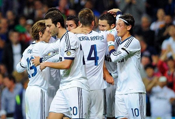 4. Real Madrid, 5 sezon arka arkaya 100 golden fazla atmayı başaran tek takımdır. (2009-10 ile 2013-14 arası)