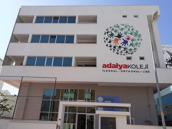 15. Antalya'daki Adalya Koleji'nin fiyatları ise şu şekilde: Anaokulu 15.000 TL, ilkokul 18.500 TL, ortaokul 19.500 ve lise 22.000 TL.
