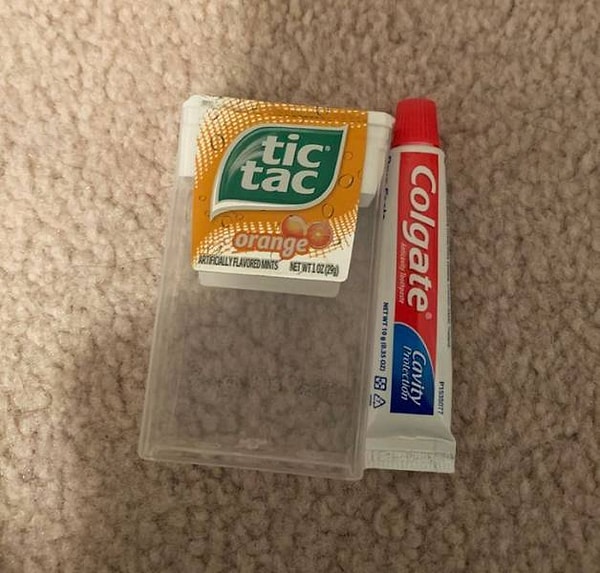 5. Настоящий тюбик с зубной пастой, только маленький вот такой. Удобно брать с собой в поездку.