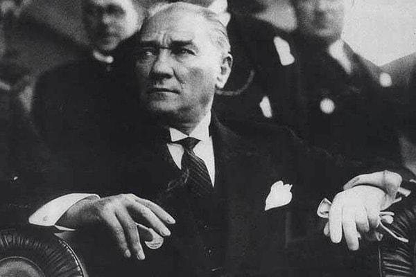 "Atatürk ve İstiklal Savaşı kahramanlarını saygıyla yad ediyoruz"