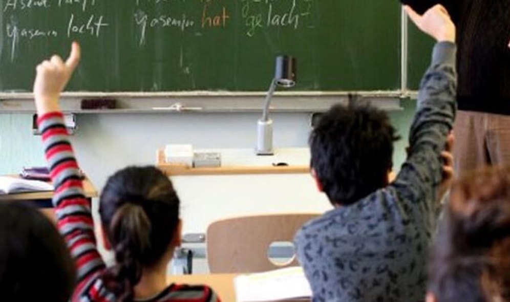 Almanya'da Teneffüste Türkçe Konuşan Öğrenciye Ceza: 'Okullar Alman Okulu, Anadilimizi Konuşmamalıyız'