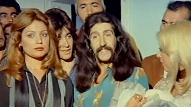 Barış Manço kariyeri boyunca tek bir sinema filminde rol aldı. Bu film, Oksal Pekmezoğlu'nun yönetmenliğini üstlendiği 1975 yapımı Baba Bizi Eversene filmidir.