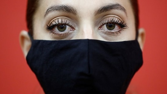 В Португалии разработана первая маска, которая "нейтрализует" вирус COVID-19