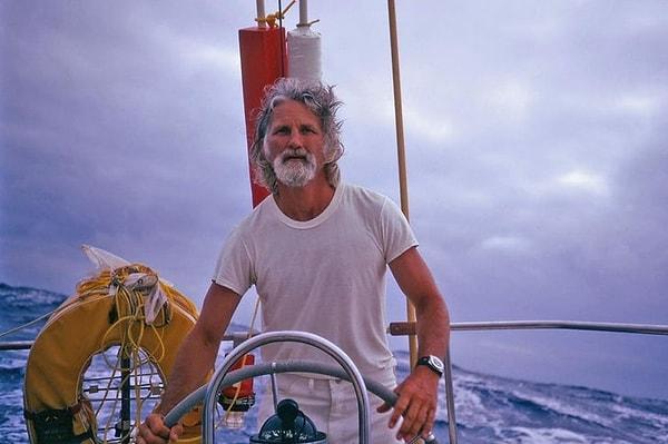 2. "Amcam Billy 90 yaşında, bu da 80'lerin başında botunda çekilmiş bir fotoğrafı."
