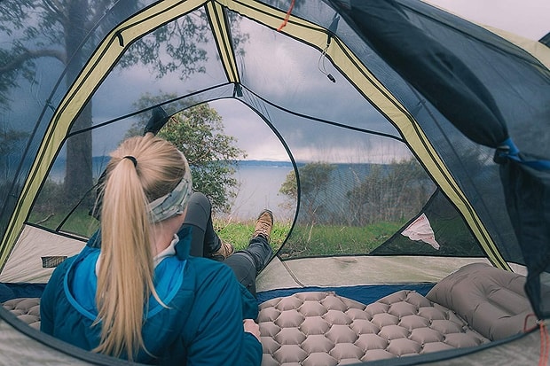 dogayla ic ice tatil yapmak isteyenlerin cadir alirken dikkat etmesi gereken 13 onemli detay