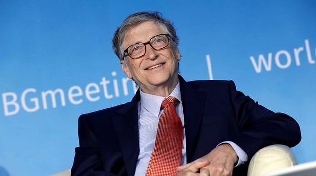 Koronavirüs salgını konusuna en hassas yaklaşan isimlerden biri de Bill Gates. Kendisi bunun için Microsoft’taki görevini dahi bırakarak, insanlığı bu salgından kurtarabilmek adına bu alandaki çalışmalarla ilgilenmeye başladı.