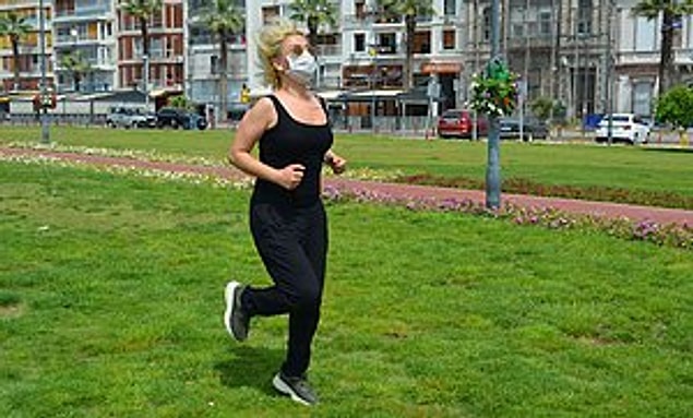 Mesafe kurallarına yaz aylarında daha da dikkat edilmeli.