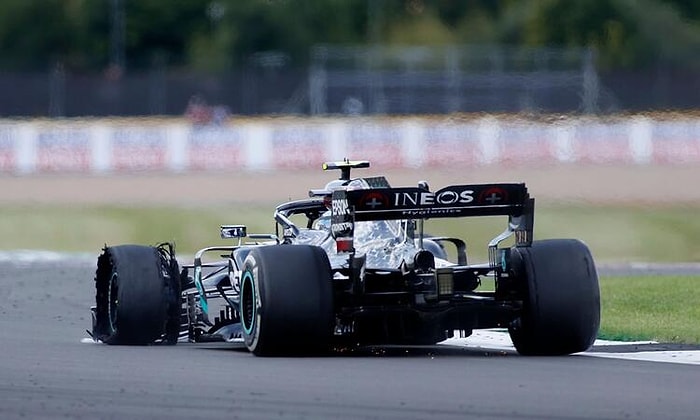 Lewis Hamilton, Britanya Grand Prix'sinde Patlak Lastik ile Yarış Kazandı