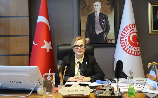 "Çıkalım diye bağıranlar öldürülen kadınlar ve çocuklar için ne yapmayı düşünüyor?"