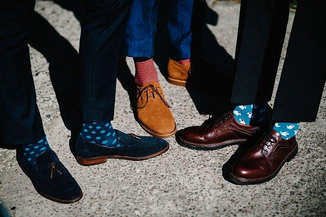 13. Modunuzu yükseltecek rengarenk çoraplar