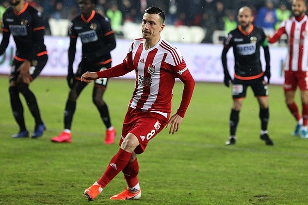 Yılın en iyi 10 numarası: Mert Hakan Yandaş