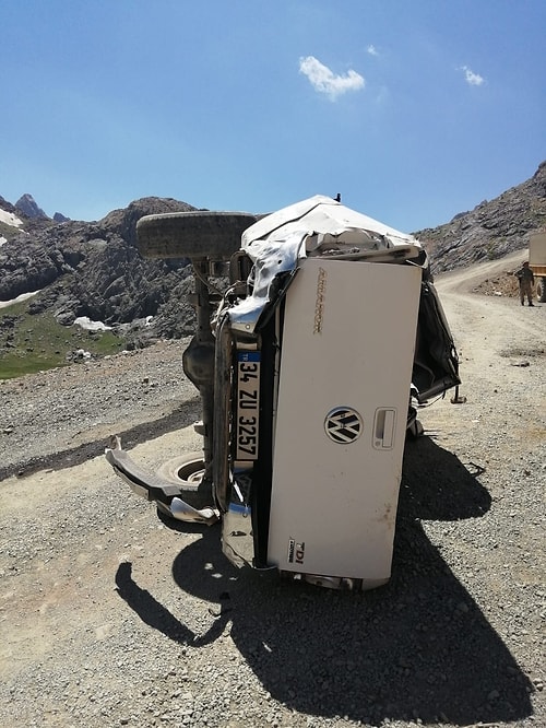 Hakkari'de Gencecik Canları Yitirdik: Piknik Yolunda Meydana Gelen Kazada 6 Kişi Hayatını Kaybetti