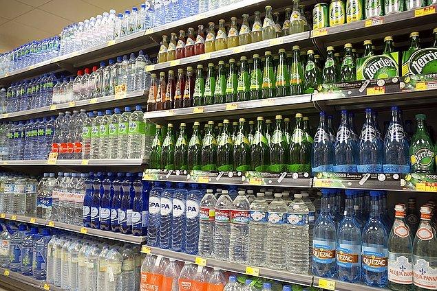 8. Su reyonuna ulaşmak için neredeyse tüm marketi gezmeniz gerekir, bu yüzden kasa yanında su satılıp satılmadığına bakın.