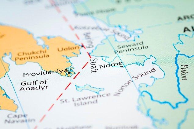 12. En yakın oldukları noktada Rusya ile Alaska arasında sadece 3 kilometre vardır.