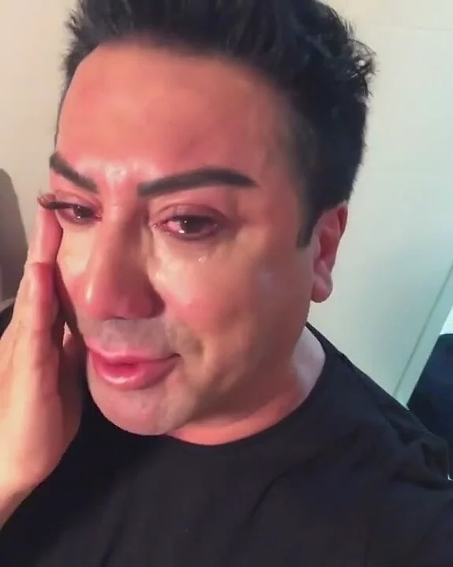 Yıllardır kadınlarla ilgili çeşitli söylemleriyle tepki çeken Övüç, son olarak Pınar Gültekin'in vahşice katledilmesinin ardından yayınlanan videosuyla tepki çekmişti. Övüç'ün, "Kadınlar adamlara saydırıyorlar, küfrediyorlar, gaza getiriyorlar... E tabii erkekler de... Tabii ki şiddete karşıyım ama herkes çizgisini bilmeli. Kadın erkeğin her zaman bir adım gerisinde duracak" sözleri tepki çekti.