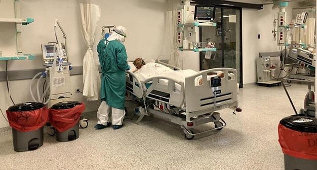 Koronavirüs salgını ile mücadelemiz son sürat devam ediyor. Her ne kadar 'yeni normal' olarak tabir edilen düzene alışıyor gibi görünsek de durum pek ona işaret eder gibi değil.