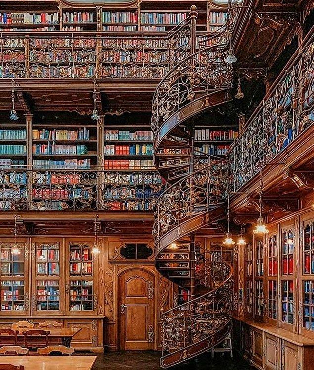 3. Almanya, Münih'teki bu kütüphanede bir ömür geçirmek isteyenler?