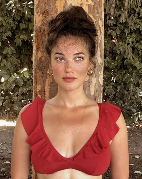 1. Vatanım Sensin'le gönlümüzdeki yerini alan Pınar Deniz, Aşk 101 dizisiyle oyunculuk kariyerini zirveye taşıdı.