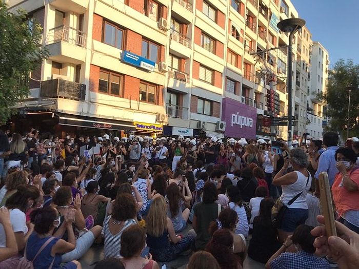 Kadınlardan Türkiye'nin Dört Bir Yanında İstanbul Sözleşmesi'ne Destek Eylemi