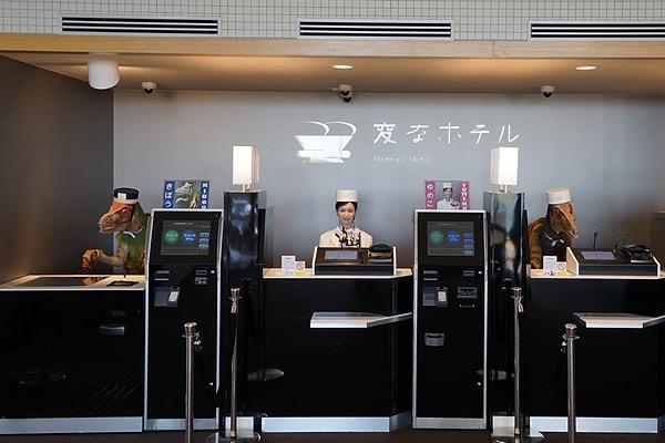 3. Japonya'da yer alan Henn na Hotel, kıyamet sonrası robotlar tarafından yönetilen bir geleceği deneyimlemenizi sağlıyor...