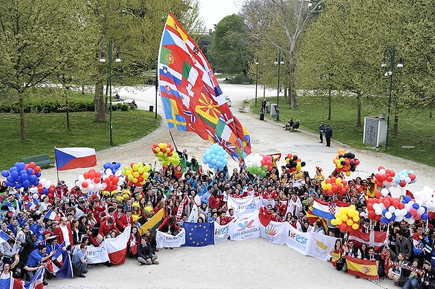 9. Erasmus mu yoksa Work and Travel mı yapsam kararsızlığının insanı yiyip bitirmesi.
