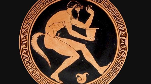 Yunan mitolojisinin sivri kulaklı ve kuyruklu varlıkları