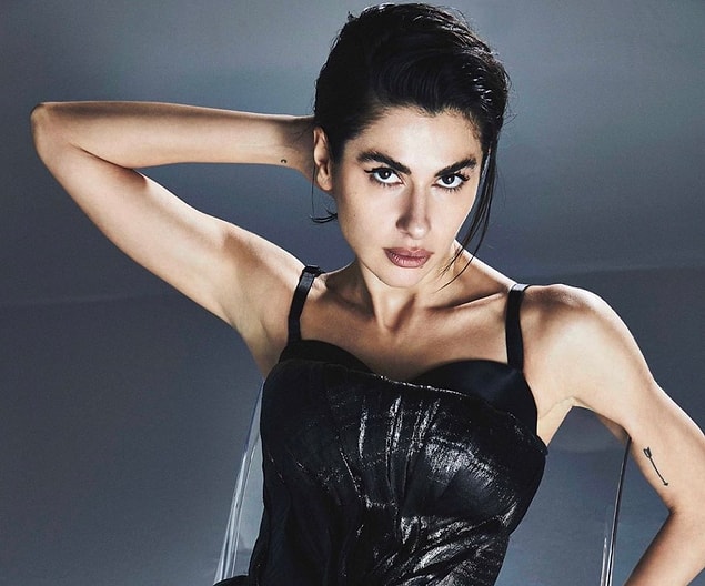 12. Nesrin Cavadzade, neden yalnız olduğuyla ilgili bir açıklama yapmış.