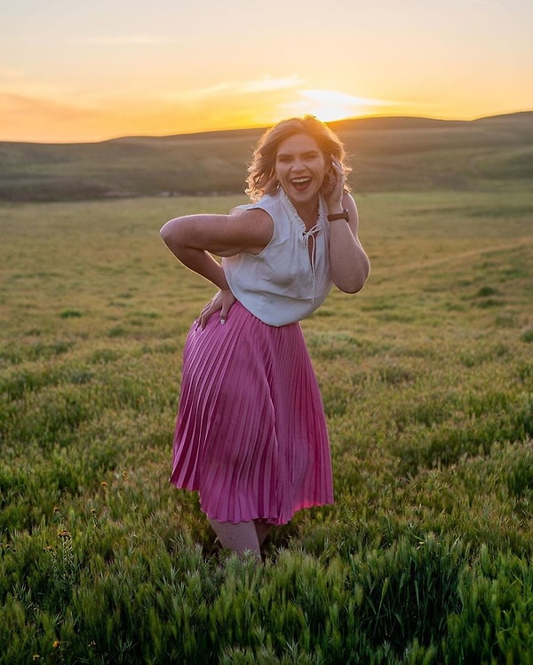 Теперь, когда она терпит неудачу, она с большей готовностью прощает себя, позволяя себе учиться на собственном опыте