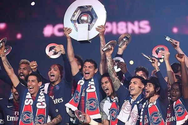 9. Fransa'da tüm kupalara ambargo koymasına rağmen Şampiyonlar Ligi'nde hedeflediği başarıya bir türlü ulaşamayan Paris Saint-Germain'in piyasa değeri ise 788.45 milyon Euro.