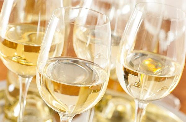 Söz konusu beyaz şarap olduğu zaman hiç şüpheye düşmeden Chardonnay tüketebilirsiniz.