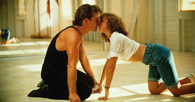 8. Dirty Dancing filminde Baby'nin Johnny'ye doğru emekleyerek gittiği meşhur dans sahnesi: