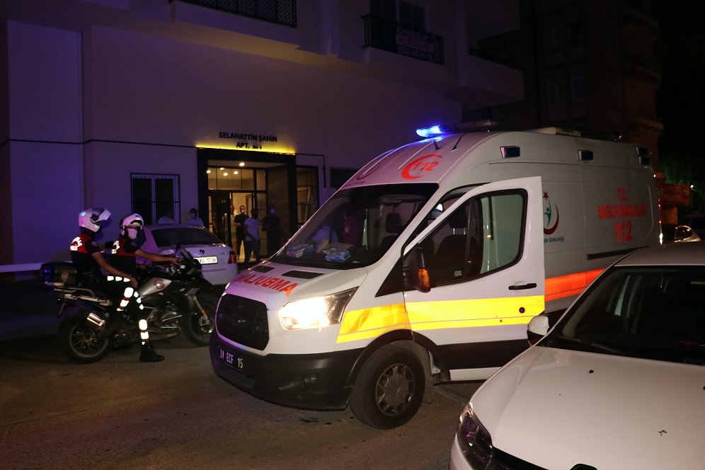 Hatay Vali Yardımcısı, Annesi ve Kardeşini Tabancayla Öldürdü