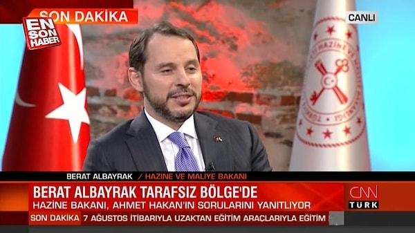 Hazine ve Maliye Bakanı Berat Albayrak, dün CNN Türk’te Ahmet Hakan'ın konuğu olarak gündeme dair açıklamalarda bulundu. Ahmet Hakan'ın "Dolar yükselince telaşlanıyorum" sözüne Albayrak "Dolarla mı maaş alıyorsunuz?" şeklinde karşılık verdi.