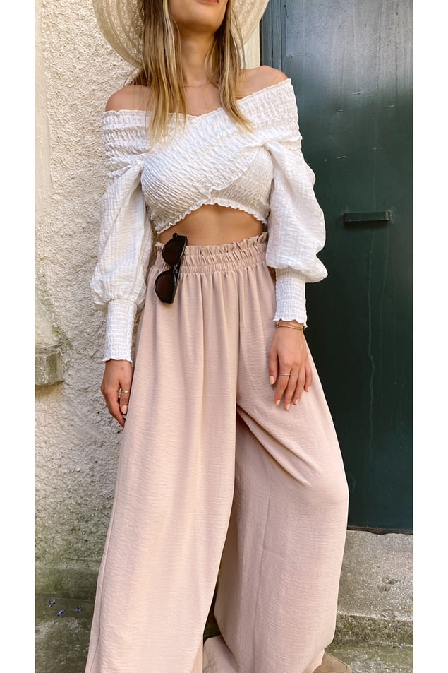 Tarzınız Gülnihal'e yakınsa şanslısınız çünkü aşağıdaki linkte harika pantolonlar ve crop top'lar var.