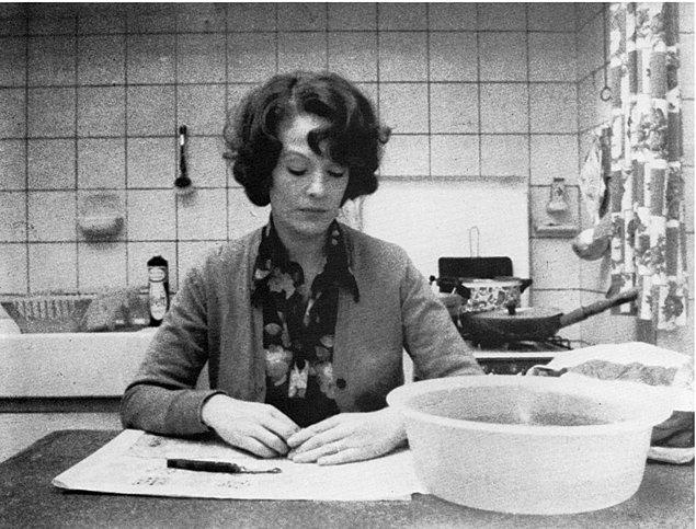 43. Jeanne Dielman, 23, quai du commerce, 1080 Bruxelles - 1975