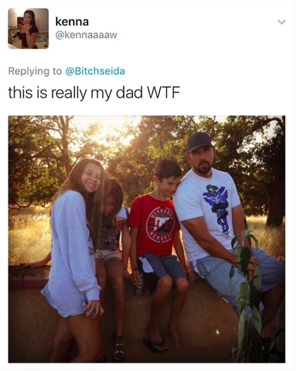 Кенна даже загрузила еще одну фотографию своего отца, чтобы доказать, что она не лжет.
