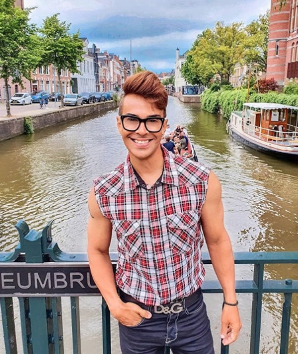 А рассказать ему есть о чем...