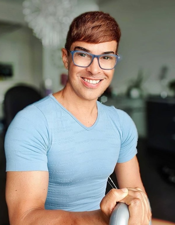 «Люди очень удивляются, когда узнают, что мне 53 года. Обычно мне говорят, что я выгляжу на 25 лет».