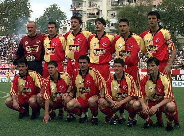 Emre, Galatasaray'ın 1996-2000 yılları arasında üst üste elde ettiği 4 şampiyonlukla tarihe geçti.