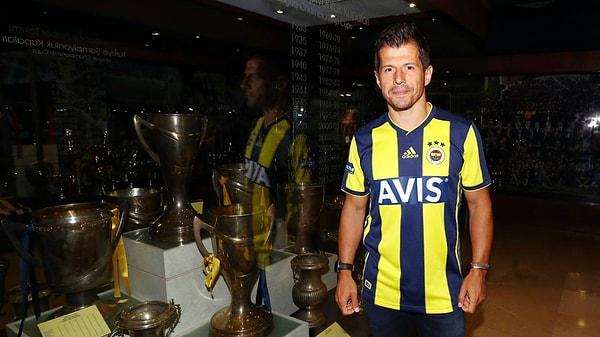 Emre, 2019-2020 sezonunu gönül verdiği Fenerbahçe'de tamamlayarak futbol kariyerine nokta koydu.
