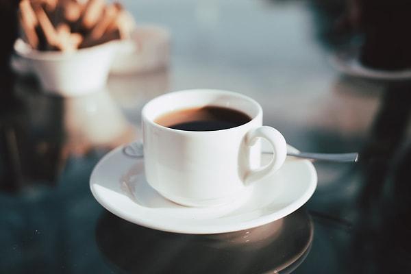 4. Kahve, çay ve diğer her türlü kafein