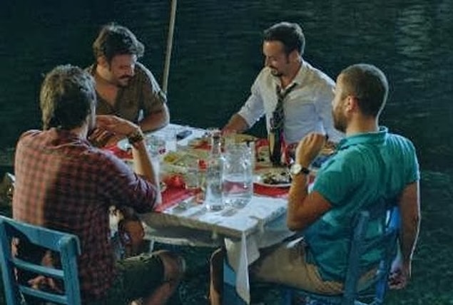 19. Memleketin sohbetle kurtarılmadığının farkına varmayan masa başı askerleri