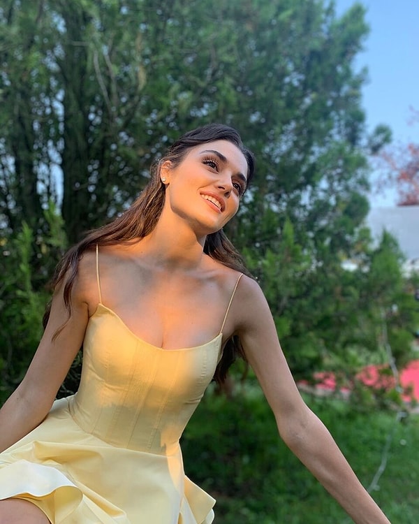 1. Ханде Эрчел (14,2 млн подписчиков)