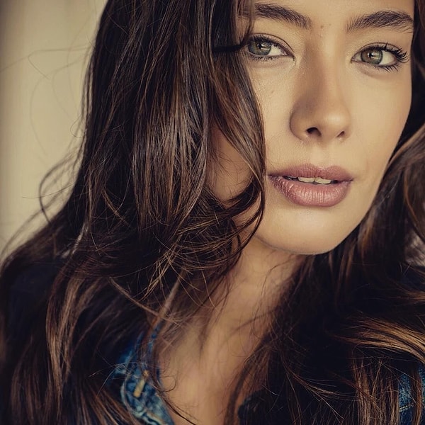 4. Неслихан Атагюль (10,2 млн подписчиков)