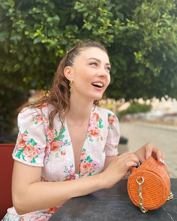 8. Бурджу Озберк (4,9 млн подписчиков)